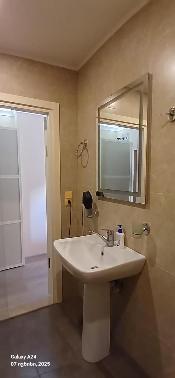 Апартаменти Orbi Sea Towers On Khimshiashvili 15