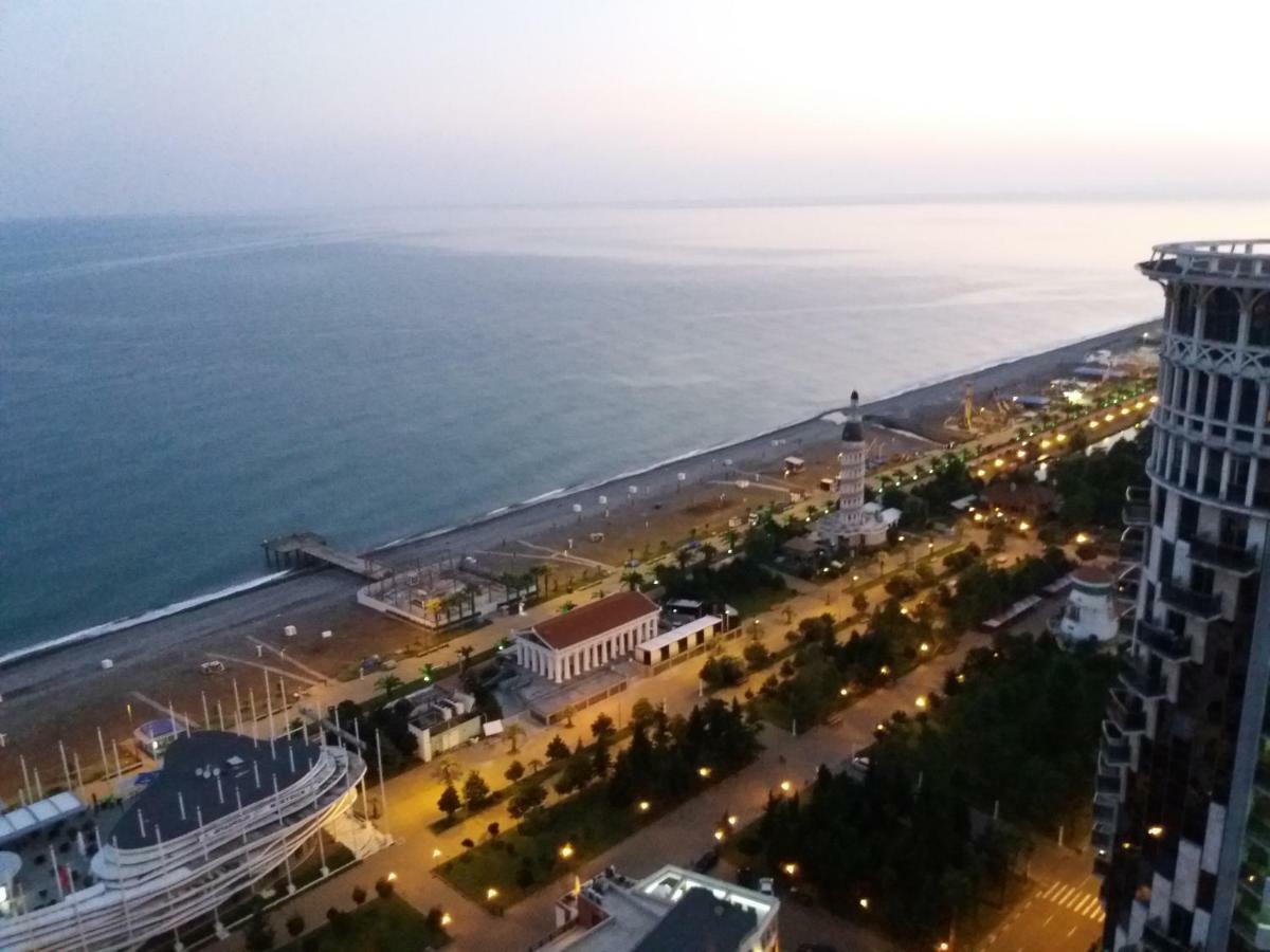 Апартаменти Orbi Sea Towers On Khimshiashvili 15